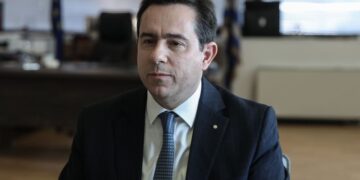 Ορίστηκαν 32 νέοι διοικητές σε υφιστάμενες δομές φιλοξενίας της ηπειρωτικής Ελλάδας- O Απόστολος Τσένης στη Δομή Γρεβενών