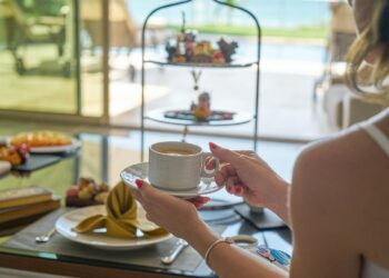 Ξενοδοχεία στον… κλίβανο: Πρωινά συσκευασμένα, με γάντια και μάσκα θα σερβίρονται οι καφέδες