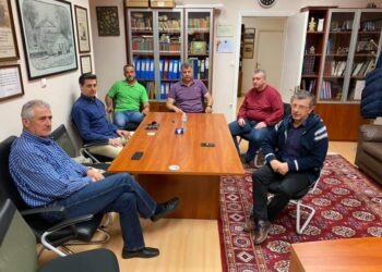 Σημανδράκος μετά από συνάντηση στην Αιανή για το θέμα μεταναστών: “μονομερείς αιφνιδιαστικές πρακτικές από την πλευρά της Πολιτείας σχετικά με την αποστολή μεταναστών και προσφύγων για φιλοξενία στην περιοχή”