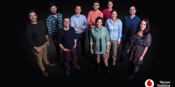 Δέκα νέοι χρησιμοποιούν την τεχνολογία για να προσφέρουν κοινωνικό έργο με επίκεντρο τον άνθρωπο μέσα από το πρόγραμμα World of Difference