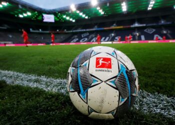 Παίζοντας μπάλα εν μέσω κορωνοϊού