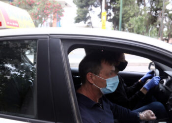 Δίπλωμα οδήγησης: Νέα κανονικότητα σε μαθήματα και εξετάσεις -Με γάντια, μάσκες και αντισηπτικά [εικόνες]