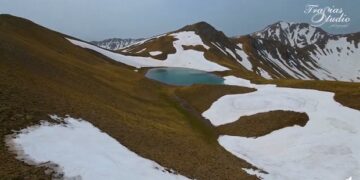 Ανοιξιάτικη ανάβαση στην αλπική λίμνη Γκιστόβα στην κορυφογραμμή του Γράμμου – Δείτε το όμορφο video του Stuio Trasias