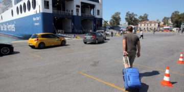 Αρση μέτρων: Τι αλλάζει από Δευτέρα -Ταξίδια από νομό σε νομό, πλοία για Κρήτη, στο σχολείο Α΄, Β΄Λυκείου και Γυμνάσιο