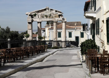 Μείωση στο 13% ο ΦΠΑ σε εστίαση, στο 30% η αποζημίωση για τα χαμένα ενοίκια στα ακίνητα