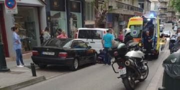 Κοζάνη: Γυναίκα έπεσε από τον 2ο όροφο πολυκατοικίας στην οδό Ξ.Τριανταφυλλίδη