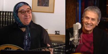 Όταν η “γιαγιά” του Ιεροκλή Μιχαηλίδη έδωσε παραγγελιά στον Γιώργο Νταλάρα (βίντεο)