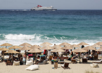 Παραλίες και εκκλησίες το νέο τεστ για την άρση μέτρων -Οι νέοι κανόνες, πού χρειάζεται προσοχή