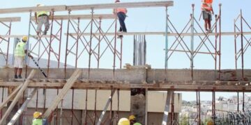 Έναρξη υποβολής αιτήσεων για τη λήψη των 800 ευρώ για τους οικοδόμους, δασεργάτες κ.ά.