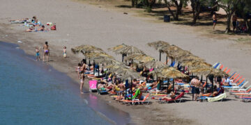 Χαρδαλιάς για άνοιγμα παραλιών: Από 5 έως 20.000 ευρώ τα πρόστιμα σε όσους παρανομήσουν