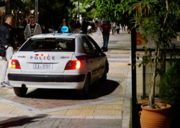 Ανησυχία για τις συγκεντρώσεις στις πλατείες -Οι επιστήμονες εξηγούν γιατί μπορεί να είναι καταστροφικές