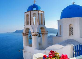 Daily Mail: Συνεργασία Ελλάδας και άλλων 6 χωρών που περιόρισαν τον κορωνοϊό για την ενίσχυση του τουρισμού τους