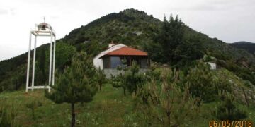 Η Κυριακή των Μυροφόρων 2020, στον Άγιο Διονύσιο Βελβεντού – Δεν πανηγύρισε φέτος το Εξωκλήσι του Αγίου Αθανασίου Σκούλιαρης