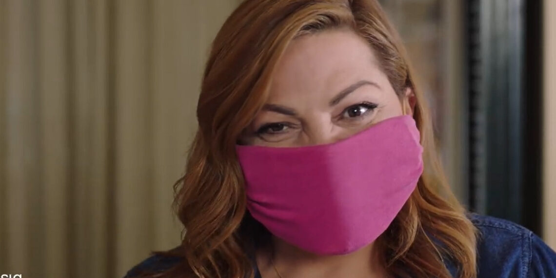 Το «μένουμε σπίτι» γίνεται «μένουμε ασφαλείς» – Η Βίκυ Σταυροπούλου στη θέση του Σπύρου Παπαδόπουλου (vid)