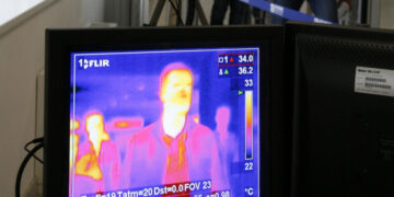 Σχολεία: «μέσα» στη νέα πραγματικότητα – Θερμομετρήσεις, αντισηπτικά και… σημάδια στο προαύλιο