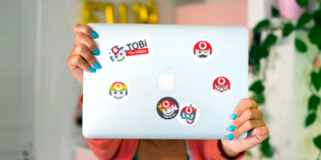 Η Vodafone αξιοποιεί την τεχνητή νοημοσύνη και φέρνει τον TOBi, τον ψηφιακό βοηθό που μαθαίνει από την επικοινωνία με τους ανθρώπους και λύνει προβλήματα