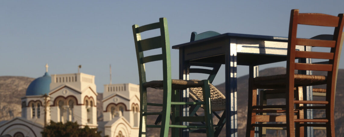 Νέα μέτρα στήριξης: Μειώνεται από το 24% στο 13% ο ΦΠΑ σε όλη την εστίαση, τι θα γίνει με καταλύματα, μεταφορές