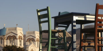 Νέα μέτρα στήριξης: Μειώνεται από το 24% στο 13% ο ΦΠΑ σε όλη την εστίαση, τι θα γίνει με καταλύματα, μεταφορές