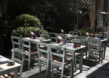 Τι προβλέπει η τροπολογία για τα τραπεζοκαθίσματα