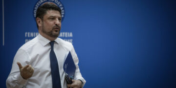 Χαρδαλιάς: Απαγορεύονται «take away» ποτά και «άτυπα» πάρτι