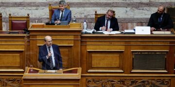 Χατζηδάκης: Κίνητρα για αγορές ηλεκτρικών Ι.Χ., σκούτερ και ποδηλάτων – νέος κύκλος του “Εξοικονόμηση”