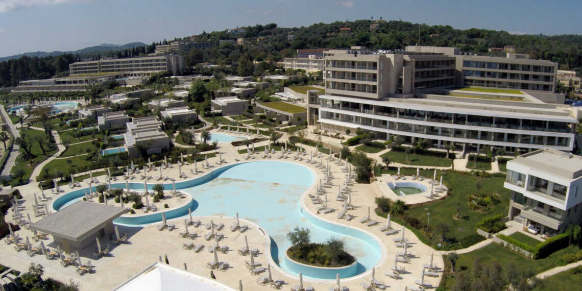 Κορονοϊός: Μάσκες, plexiglass και απολύμανση… παντού! Έτσι ανοίγουν τα ξενοδοχεία – Τα “τσουχτερά” πρόστιμα