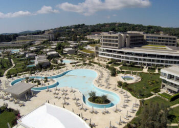 Κορονοϊός: Μάσκες, plexiglass και απολύμανση… παντού! Έτσι ανοίγουν τα ξενοδοχεία – Τα “τσουχτερά” πρόστιμα