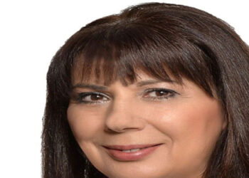 Προσφορά υφασμάτινων επαναχρησιμοποιούμενων μασκών από την εικαστικό Γιώτα Καρβούνη στον Δήμο Εορδαίας