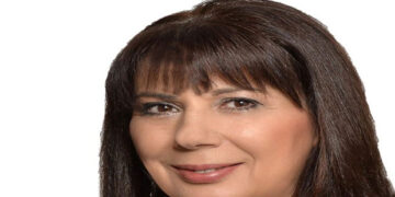 Προσφορά υφασμάτινων επαναχρησιμοποιούμενων μασκών από την εικαστικό Γιώτα Καρβούνη στον Δήμο Εορδαίας