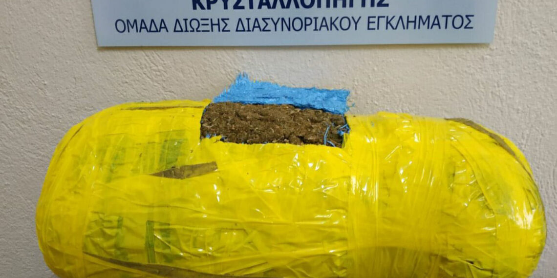 Συνελήφθη 29χρονος αλλοδαπός σε περιοχή της Κοζάνης για διακίνηση ναρκωτικών ουσιών Στην κατοχή του βρέθηκαν και κατασχέθηκαν 6 κιλά και 330 γραμμάρια ακατέργαστης κάνναβης