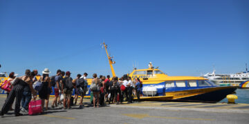 Κοινωνικός τουρισμός: Πώς θα πάρετε voucher 30 ευρώ την ημέρα για διακοπές