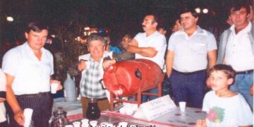 Από τις πρώτες πολιτιστικές εκδηλώσεις του Δήμου στην κεντρική πλατεία το 1988 με Δήμαρχο τον Αείμνηστο Κ. Μαυρομάτη – Από τη στήλη του κ. Γ. Καζαντζή στον Παλμό 24/06/2020