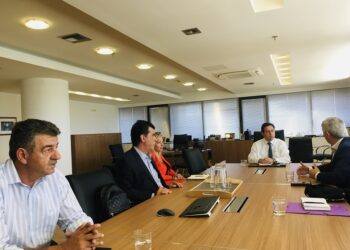 Δήμος Γρεβενών για συνάντηση με Μηταράκη: “Ο κ.Δασταμάνης δεν συζήτησε καν την πρόταση που τέθηκε στο τραπέζι για δημιουργία κλειστής δομής στο Δήμο Γρεβενών”