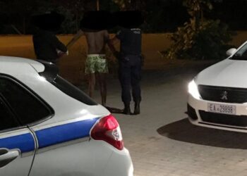 Σοβαρό επεισόδιο και μεγάλη αναστάτωση στην Αιανή-Σομαλός πρόσφυγας πέταξε πέτρες σε διερχόμενο αυτοκίνητο – Έσπασαν τα τζάμια- Σύλληψη από την Αστυνομία