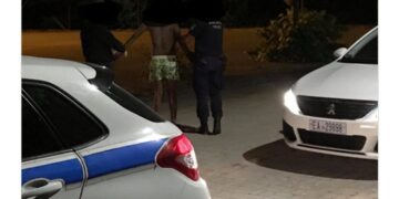 Σοβαρό επεισόδιο και μεγάλη αναστάτωση στην Αιανή-Σομαλός πρόσφυγας πέταξε πέτρες σε διερχόμενο αυτοκίνητο – Έσπασαν τα τζάμια- Σύλληψη από την Αστυνομία