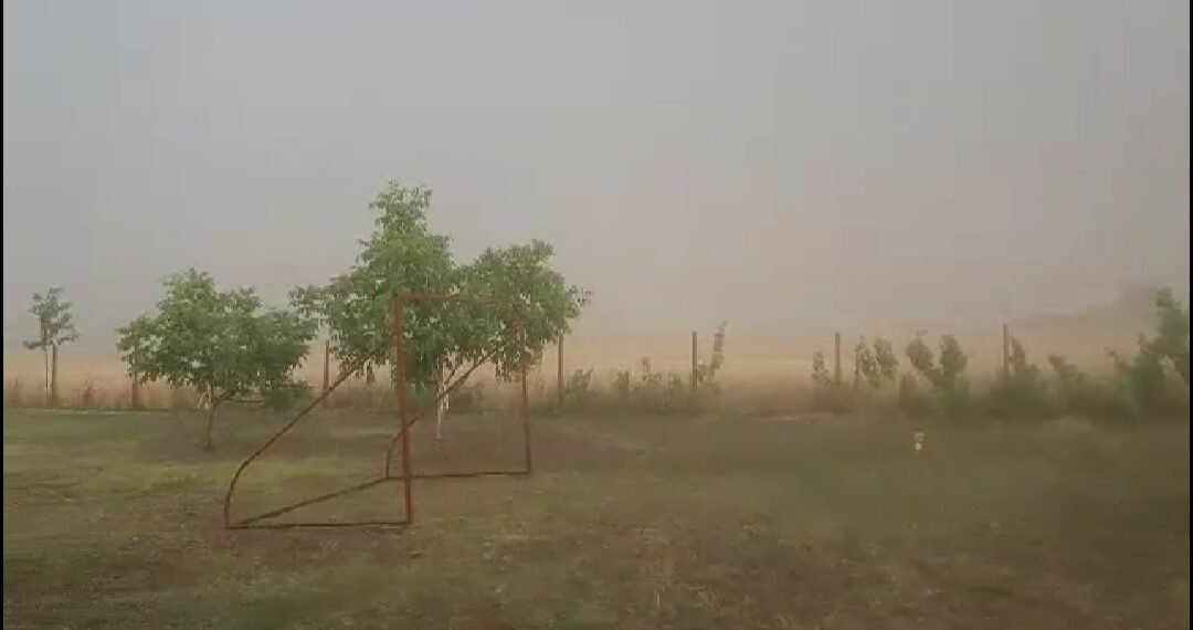 Έντονη χαλαζόπτωση αυτή την ώρα στη Βόρεια πλευρά της Πτολεμαΐδας