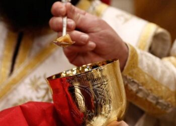 Ιερά Σύνοδος: «Καμία αλλαγή στη Θεία Κοινωνία – Δεν έχει θέση στον Χριστιανισμό η γιόγκα»