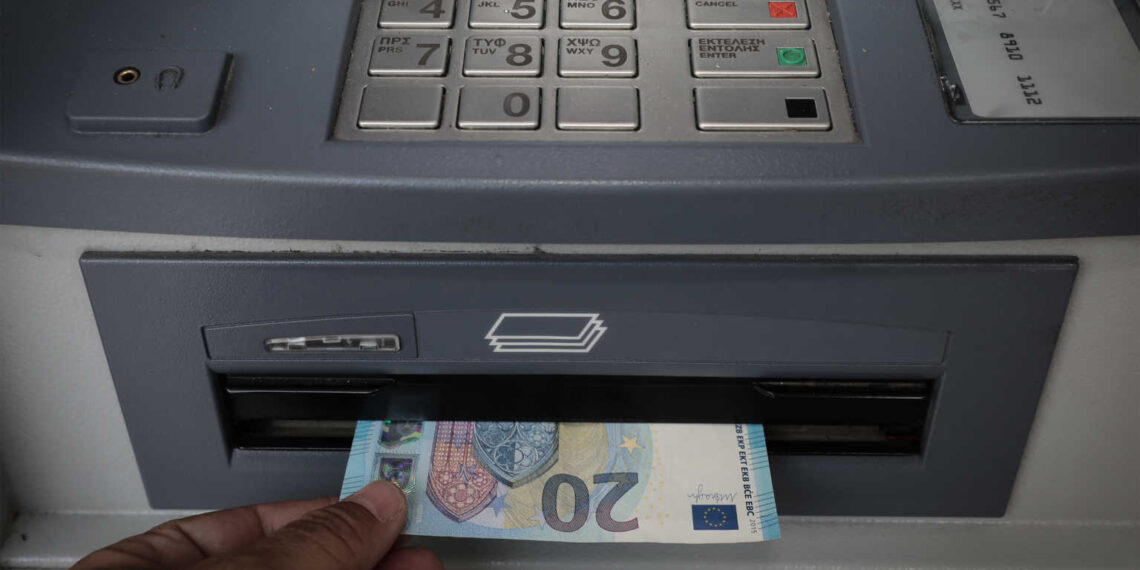 Προσοχή: Αυτή είναι η νέα απάτη με την ανταλλαγή κάρτας – Κίνδυνος και για το e-banking!