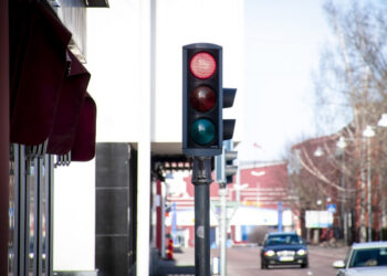 Έρχονται τα φανάρια – «ρουφιάνοι»: Περνάς με κόκκινο και κόβουν κλήση με φωτογραφία!