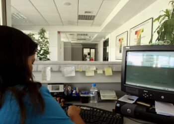 Εφορία: Ποιοι θα πληρώσουν φέτος το μισό τους εισόδημα σε φόρους