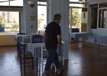 Άρση μέτρων: Έτσι θα μπαίνουν τα τραπέζια στους εσωτερικούς χώρους για ταβέρνες και εστιατόρια