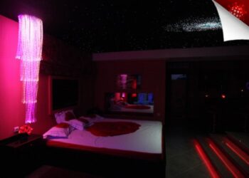 Ανοίγουν οι οίκοι ανοχής: Ο κανόνας που θα κόψει… πελατεία (pic)