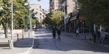 Κοζάνη: Μπαίνουν τραπεζοκαθίσματα στο πεζοδρόμιο της Παύλου Μελά- Οριστική απόφαση παρά την αρνητική γνωμοδότηση της Τροχαίας