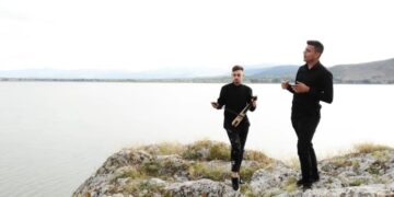 Πτολεμαΐδα: «Ο Ουρανόν καπάτεψεν»: Ακούστε το νέο τραγούδι με τον Δημήτρη Τσερμεκίδη στη λύρα και τον Γιάννη Ελευθεριάδη στο τραγούδι (VIDEO)