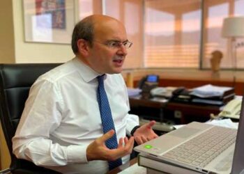 Κ. Χατζηδάκης: Δίκτυο καφέ κάδων και 17 νέες μονάδες επεξεργασίας απορριμμάτων για να βελτιώσουμε αισθητά την ανακύκλωση