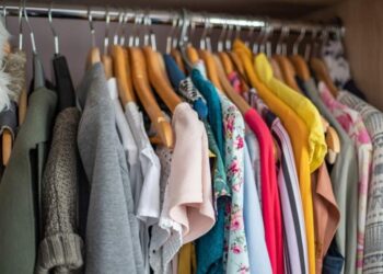 Διαμορφώθηκε και λειτουργεί δημοτική ιματιοθήκη  από τη Διεύθυνση Κοινωνικής Προστασίας του Δήμου Καστοριάς  για συμπολίτες μας που έχουν ανάγκη