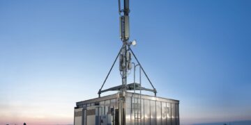 Ο όμιλος Vodafone και η Wind Hellas προχωρούν σε συμφωνία για τη συνεισφορά των κλάδων των σταθμών βάσης τους σε μια νέα εταιρεία στην Ελλάδα