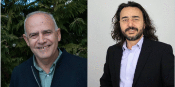 Ελπίδα για τη Δυτική Μακεδονία: Απολιγνιτοποίηση- Ενός ανδρός Αρχή  Η  σύσταση εξωθεσμικών επιτροπών, η διάχυση αρμοδιοτήτων και η παράκαμψη του   Περιφερειακού Συμβουλίου, συνειδητή επιλογή του Περιφερειάρχη