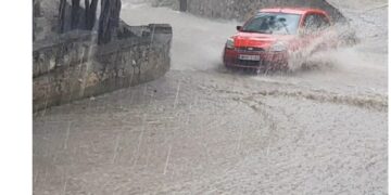 Σιάτιστα: Σφοδρή καταιγίδα, χαλάζι, πλημμύρες. Βίντεο