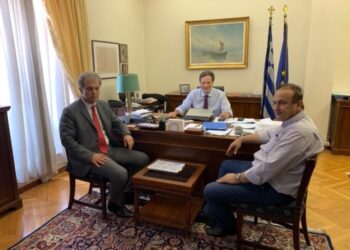 Γιώργος Αμανατίδης: “Έγκαιρα και σε επαρκή ποσότητα τα ξύλα στους παραδασόβιους οικισμούς”  – Συνάντηση Αμανατίδη – Αντωνιάδη με τον υφ. Οικονομικών Θ. Σκυλακάκη (δελτίο τύπου)